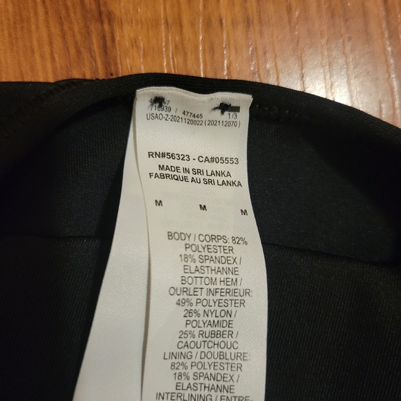 Nike Black Sports Bra with White Logo - Picture 3 of 3